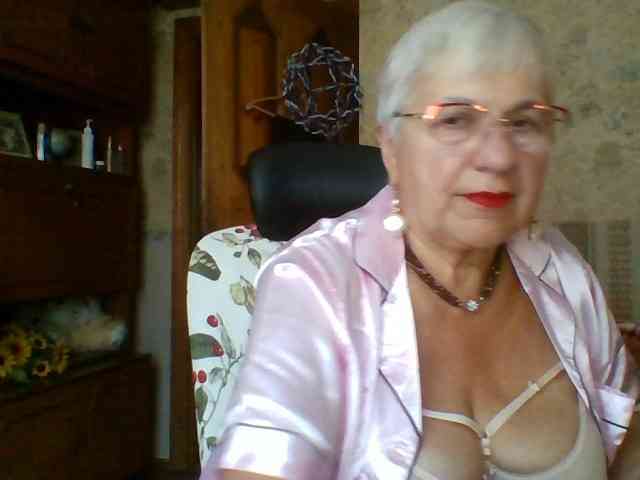 SweetCherry00 webcam