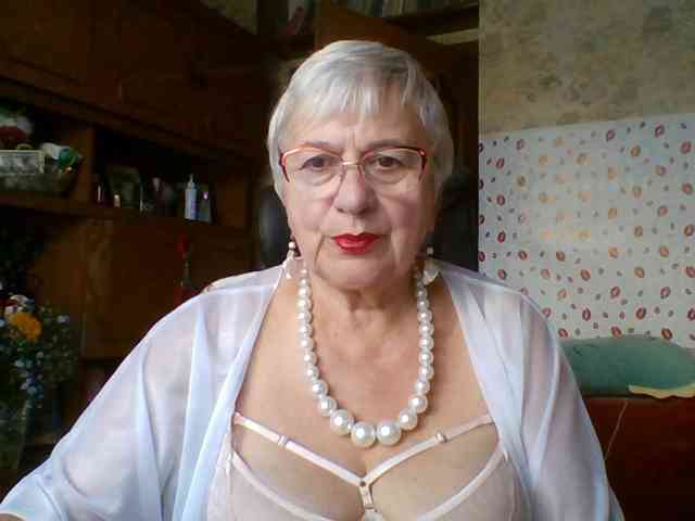 SweetCherry00 live female cam on bongacams