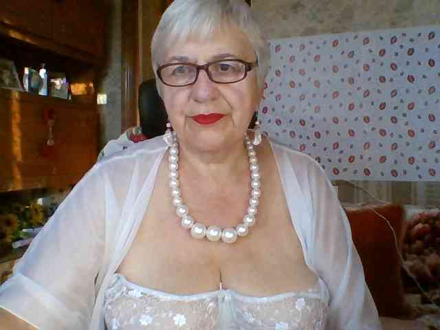 Sweetcherry00's cam show statistics and live stream