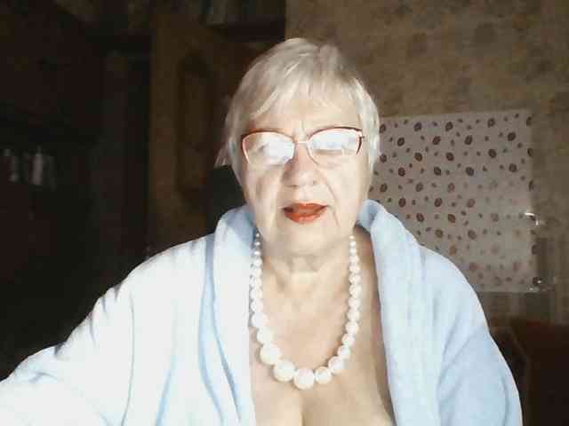 SweetCherry00 live female cam on bongacams