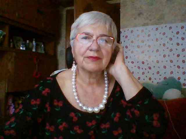 SweetCherry00 live female cam on bongacams