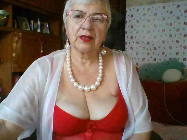 SweetCherry00 live female cam on bongacams