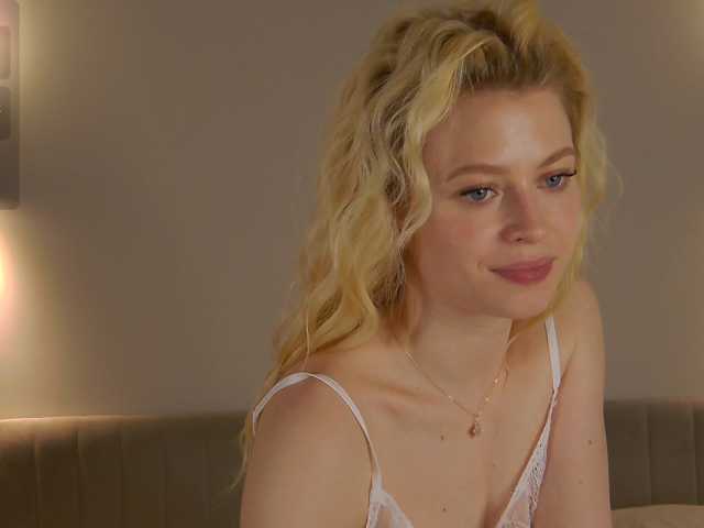 -mozaly- live cam on BongaCams