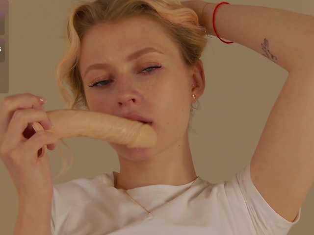 -mozaly- live cam on BongaCams