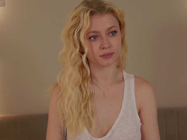 -mozaly- live cam on BongaCams
