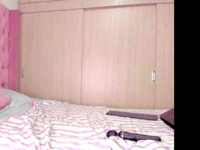 Yummychocolatee webcam