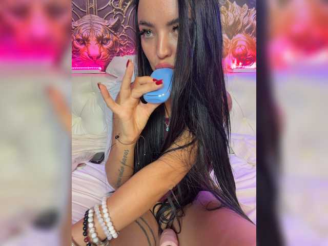 alinakukla787, en directo ahora en BongaCams