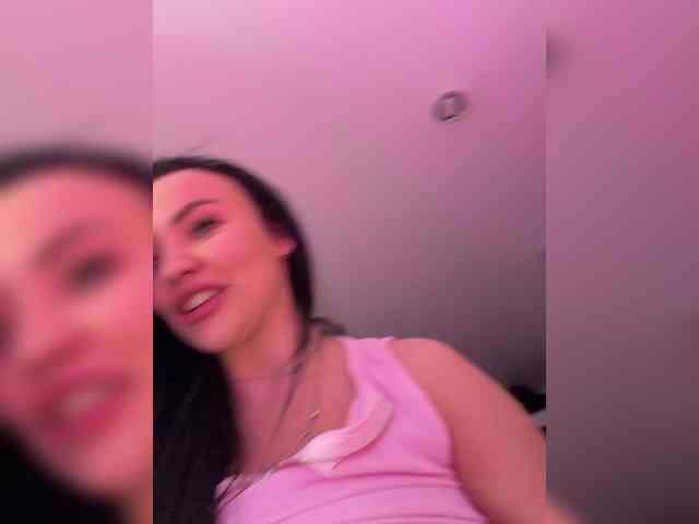 Dit model is nu live. alinakukla787