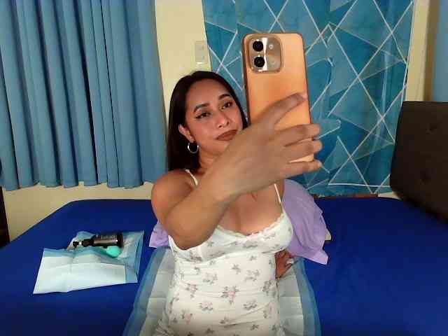 xxTrexie18 webcam