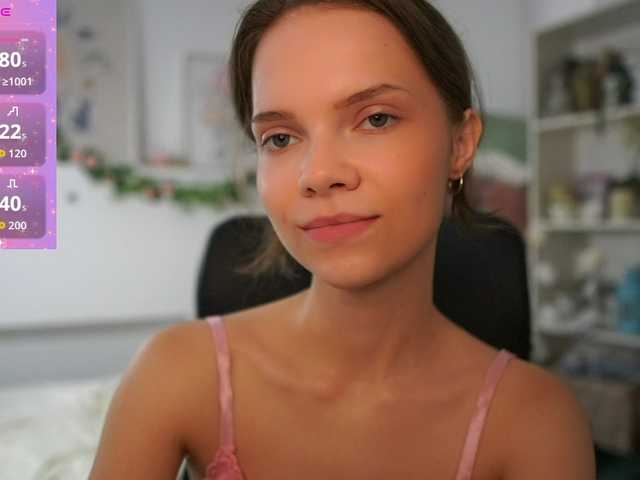 le modèle NatashaMalko est en webcam porno dans un show sur le site bongacams, il possède les tags suivants: White/Caucasian,Brunette,Shaved