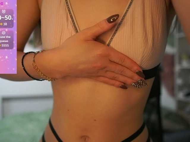 le modèle NatashaMalko est en webcam porno dans un show sur le site bongacams, il possède les tags suivants: White/Caucasian,Brunette,Shaved