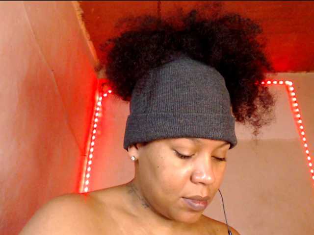 Cherryu live cam on BongaCams