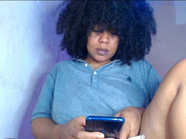 le modèle Cherryu est en webcam porno dans un show sur le site bongacams, il possède les tags suivants: Latino/Hispanic,Brunette,Hairy