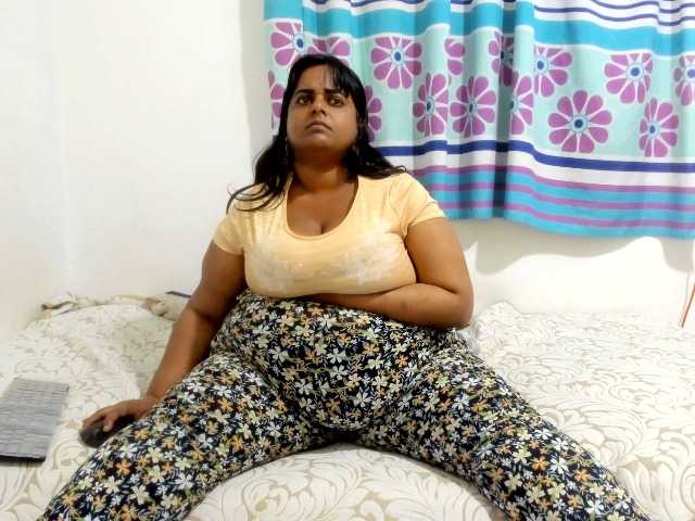 SusanaEshwar live cam on BongaCams
