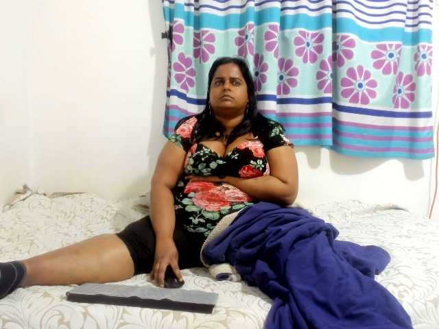 SusanaEshwar live cam on BongaCams