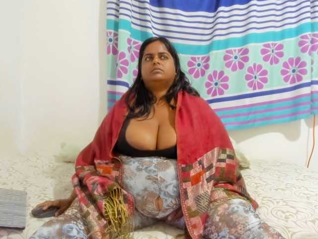 SusanaEshwar live cam on BongaCams