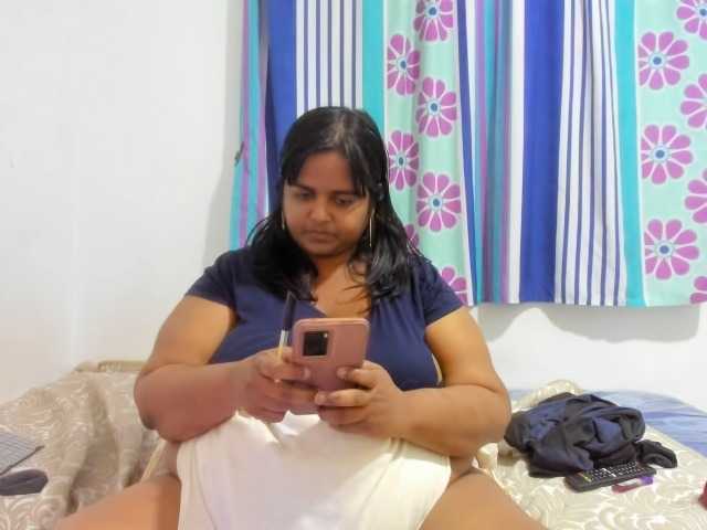 SusanaEshwar live cam on UnifiedCams