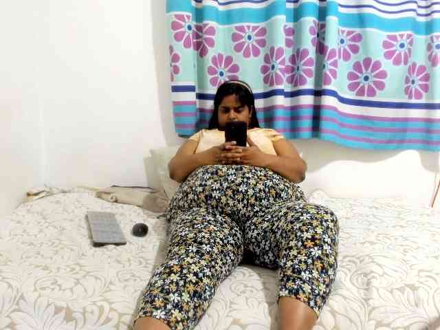 SusanaEshwar webcam