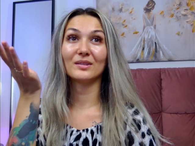 NicoleLegh live cam on BongaCams