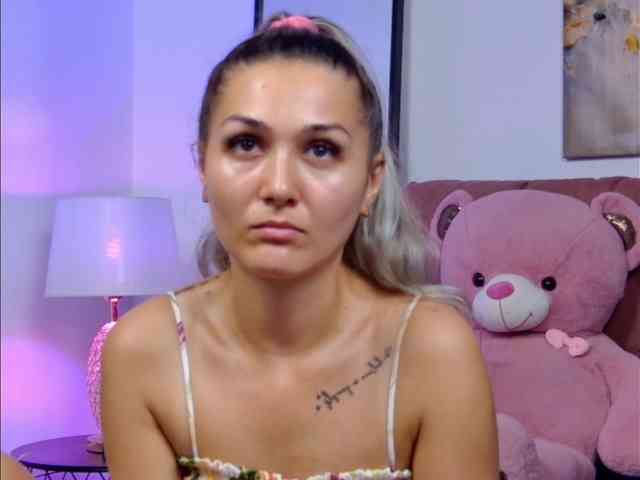 NicoleLegh webcam