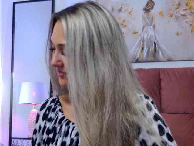 NicoleLegh webcam