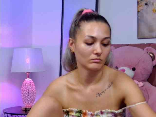 NicoleLegh webcam