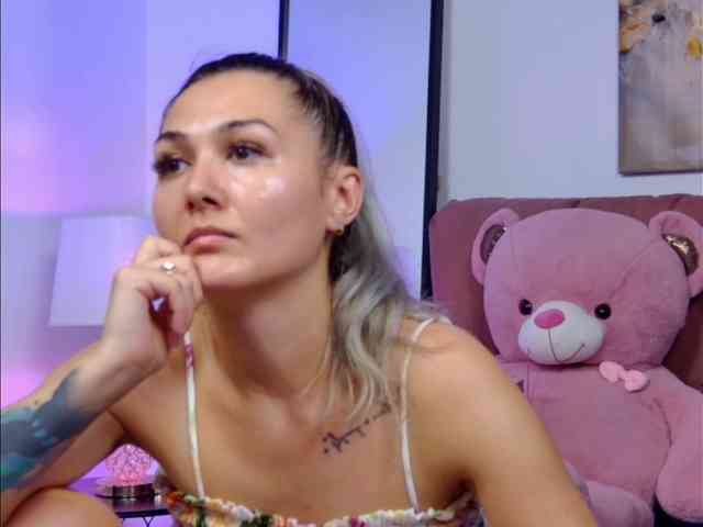 NicoleLegh webcam