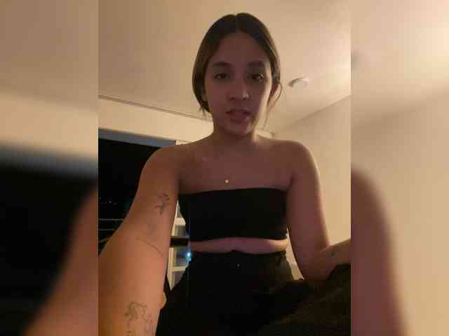 arianna-duque's live room