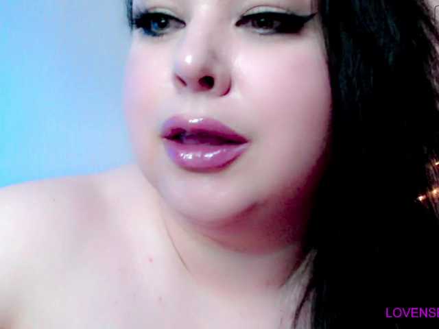Molyboo's BongaCams show and profile