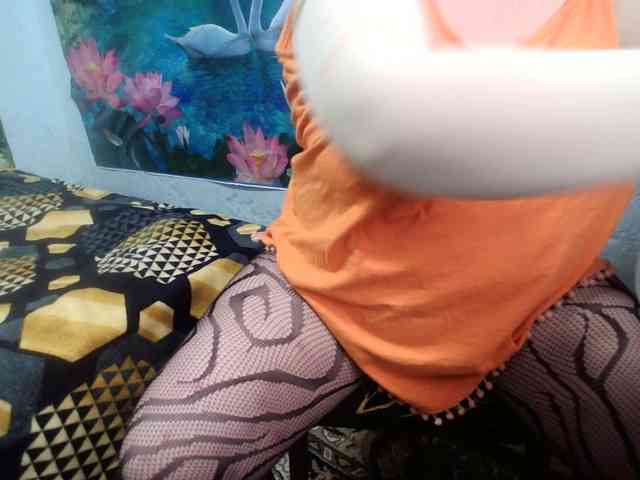 AnnaGoldXx webcam