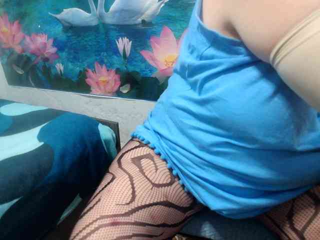 AnnaGoldXx webcam