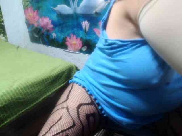 AnnaGoldXx webcam