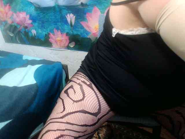 AnnaGoldXx webcam