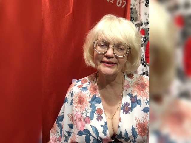 klounessa live cam on BongaCams