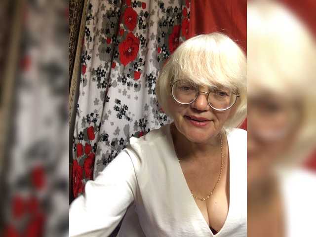 klounessa live cam on BongaCams