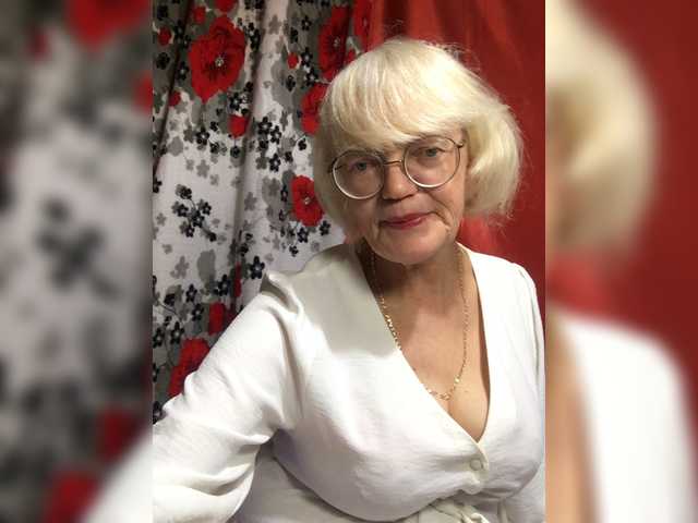 klounessa live cam on BongaCams