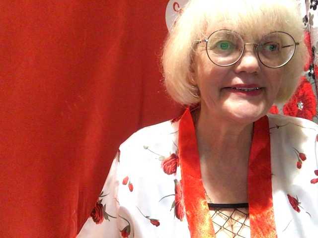 klounessa live cam on BongaCams