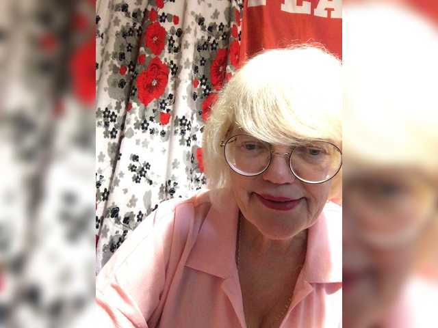 klounessa live cam on BongaCams