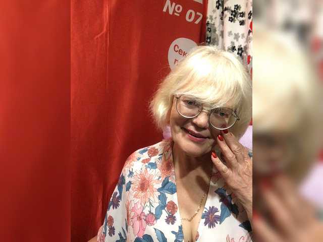 klounessa live cam on BongaCams