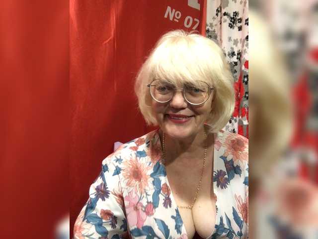 klounessa live cam on BongaCams