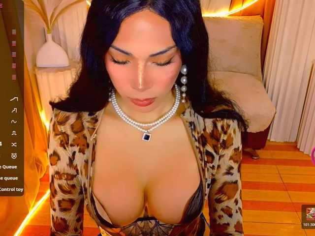 xqueenyunis