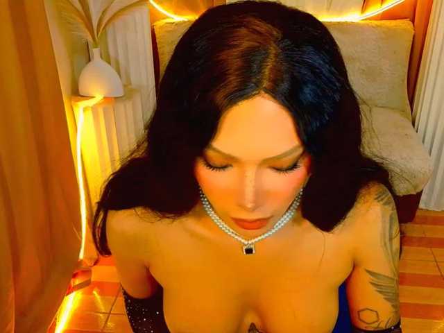 xqueenyunis