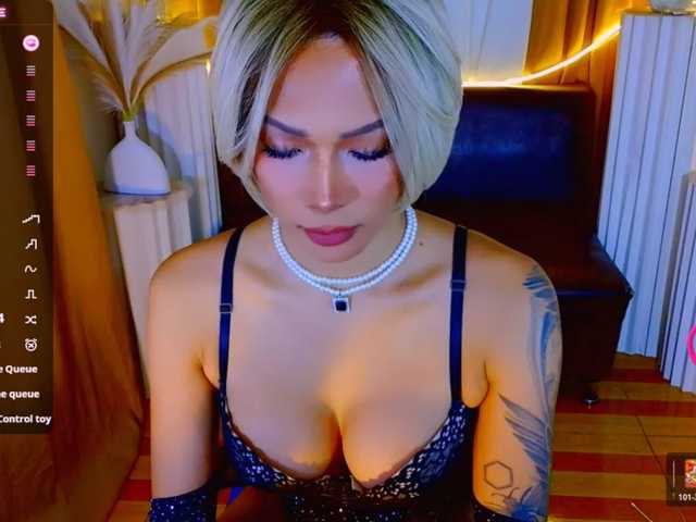 xqueenyunis