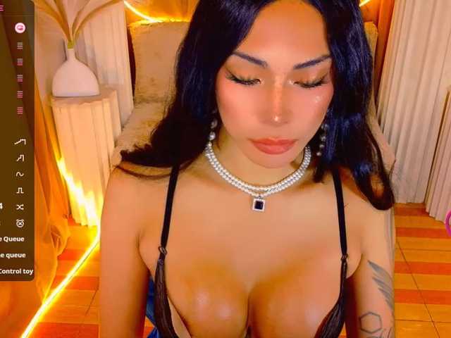 xqueenyunis