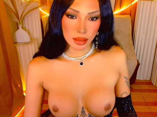 xqueenyunis