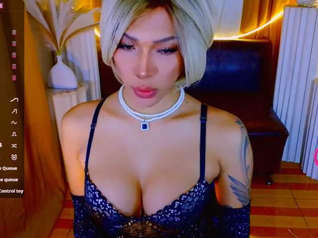 xqueenyunis