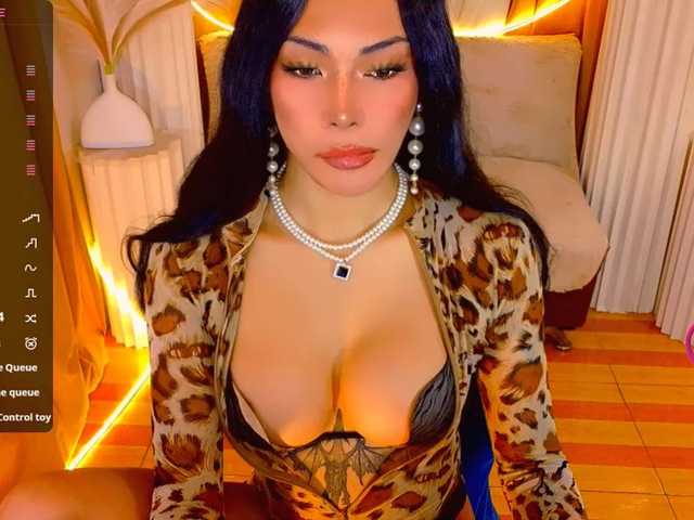 xqueenyunis