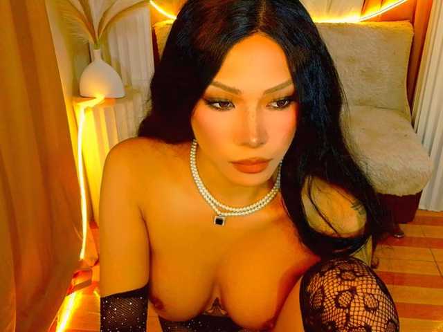 xqueenyunis