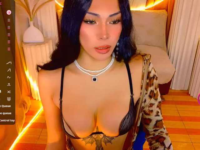 xqueenyunis