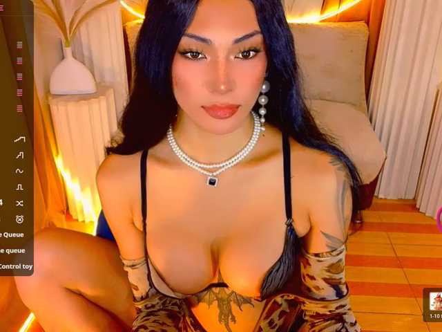 xqueenyunis